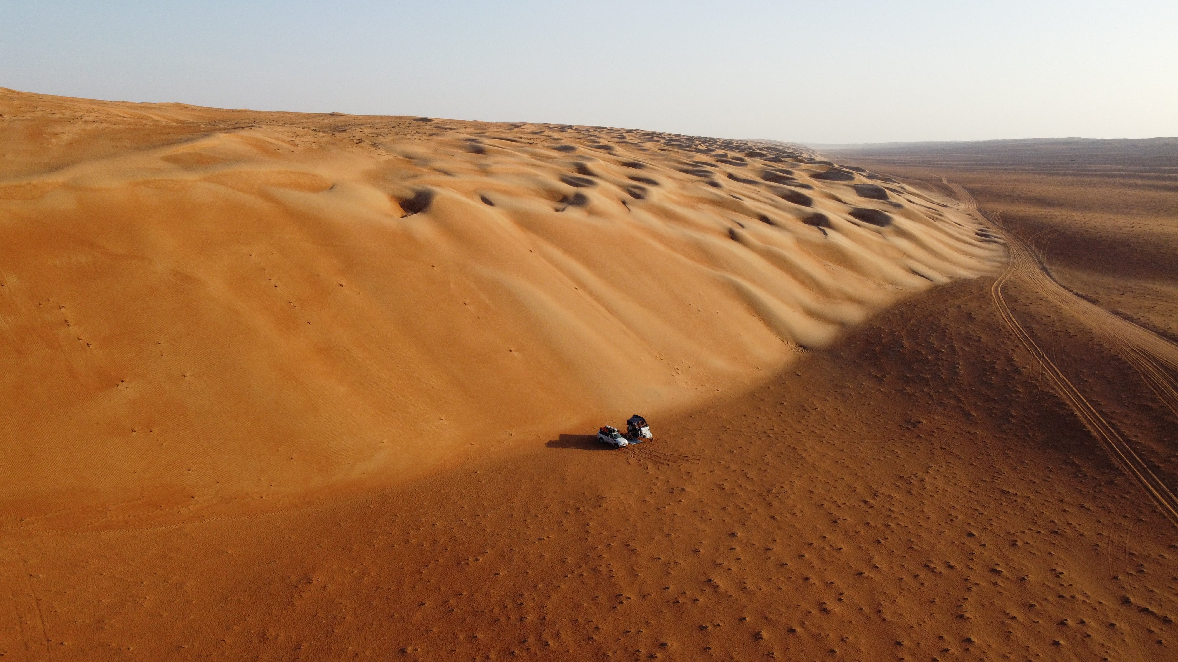 Auf grosser Fahrt mit dem Offroad-Camper: Familie Wicks Abenteuer