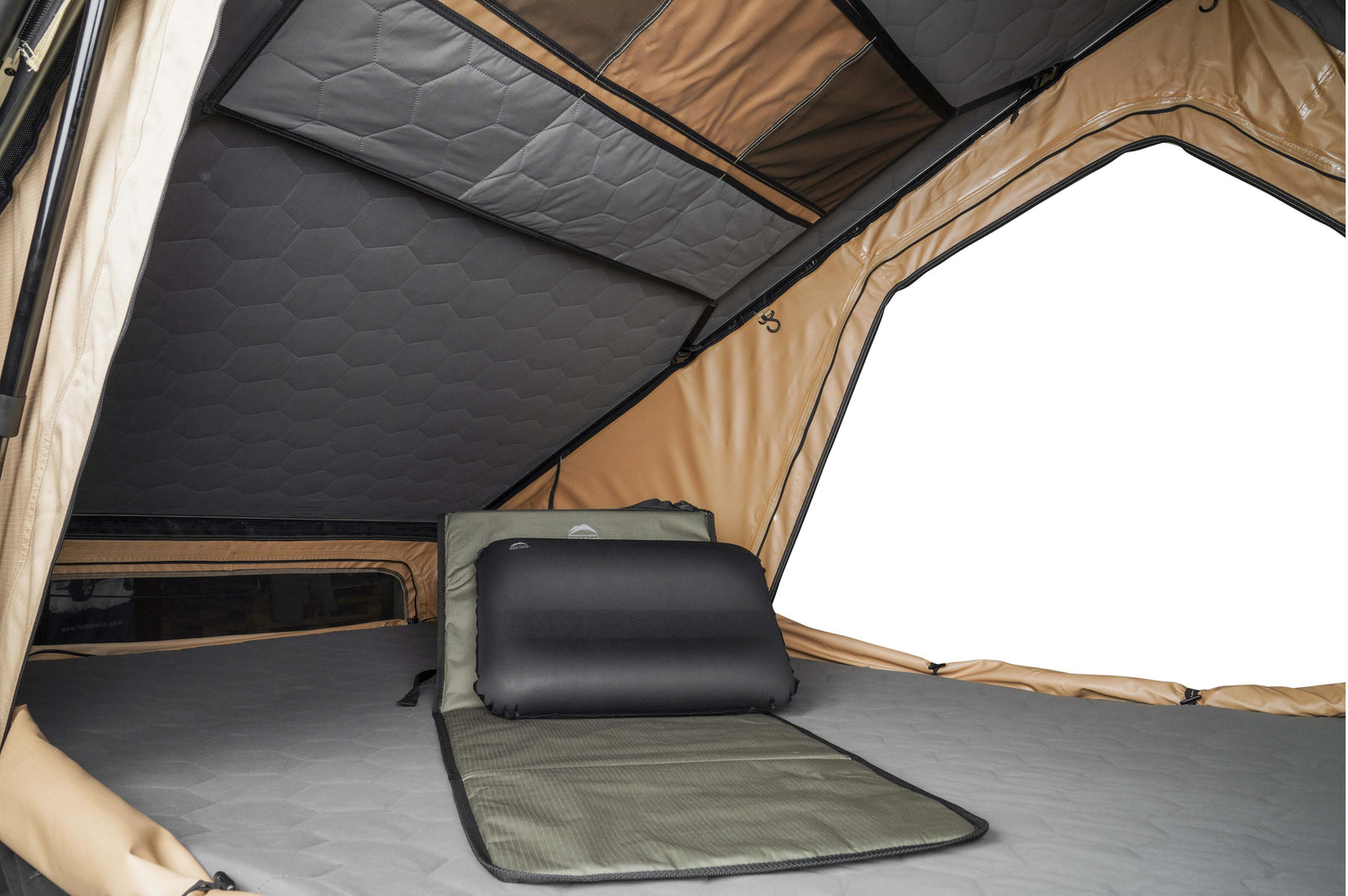 Bush Cruiser V2 Pro 120 - 203x124x30/128 cm - Dachzelte