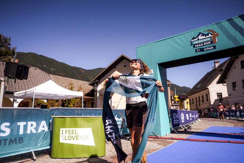 Die trailrebel Ambassadorin Natalina Neuenschwander beim ihrem Sieg am Julian Alps Trail Run by UTMB 2025 über 50 Kilometer.