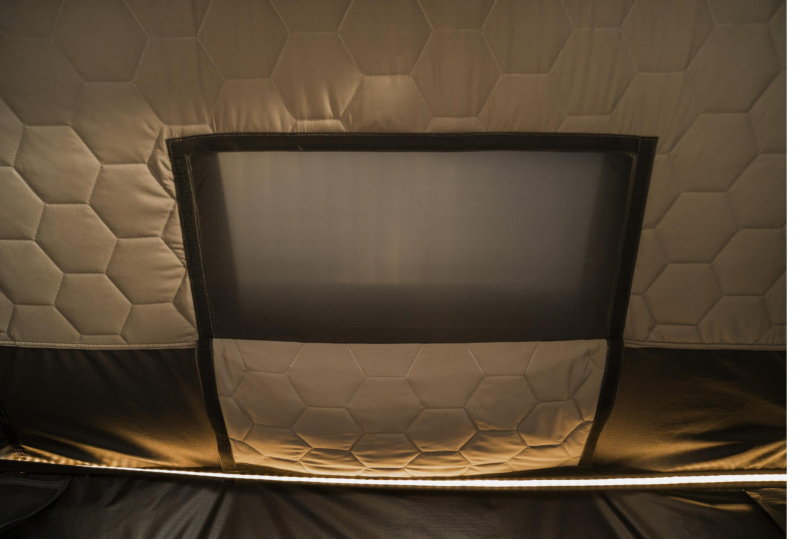 Wild Land - Rock Cruiser 140 Pro (Showroom) - 200x140x100 cm - Dachzelte