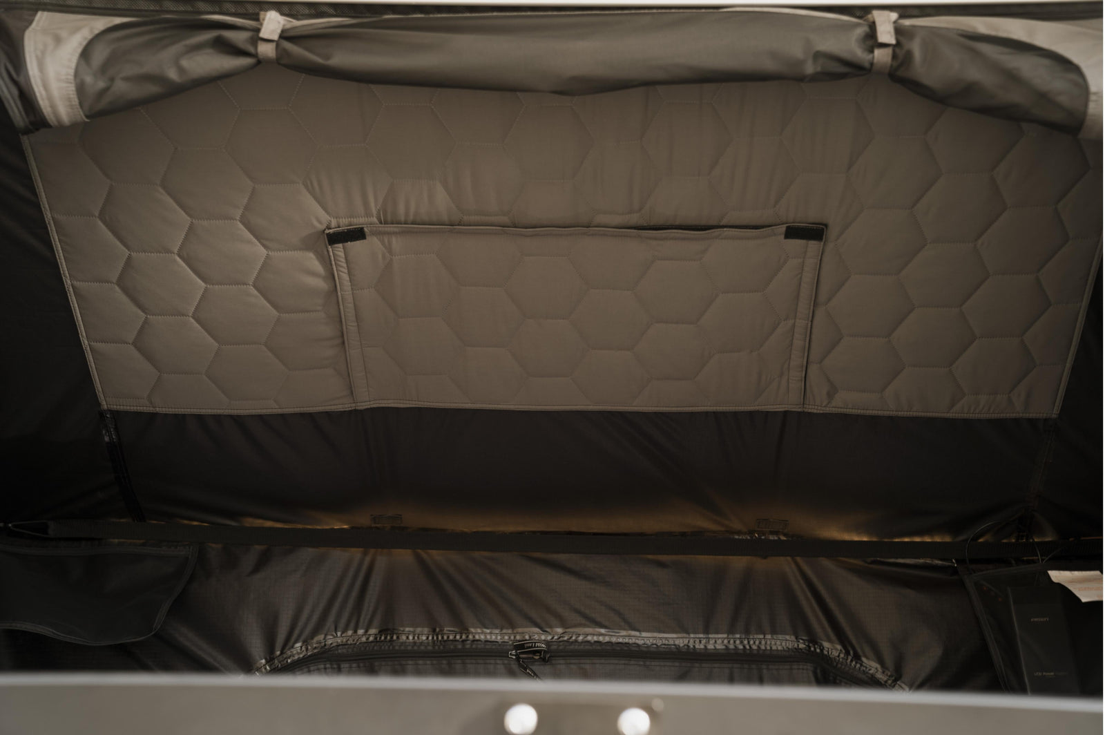 Wild Land - Rock Cruiser 140 Pro (Showroom) - 200x140x100 cm - Dachzelte